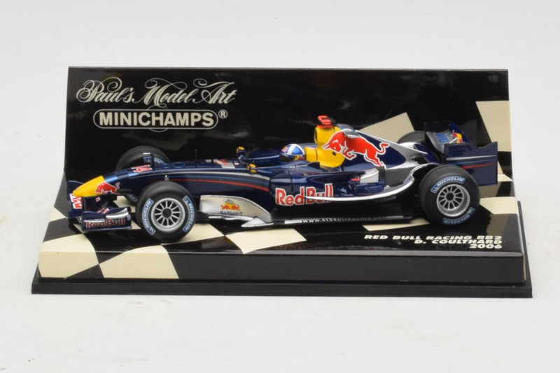 Red Bull Racing RB2 #14 D. Coulthard F1 2006 Minichamps 1:43 400060014 Metalli