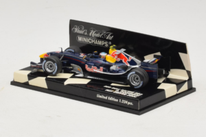 Red Bull Racing RB2 R. Doornbos Test Driver F1 2006 Minichamps 1:43 400060037 Metalli — kuva 3 / 5