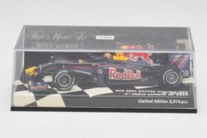 Red Bull Racing Renault RB5 #14 M. Webber Race Car 2009 Minichamps 1:43 400090114 Metalli — kuva 5 / 5