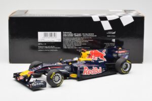 Red Bull Racing Renault RB6 #5 S. Vettel F1 World Champion 2010 Minichamps 1:18 110100005 Metalli — kuva 6 / 6
