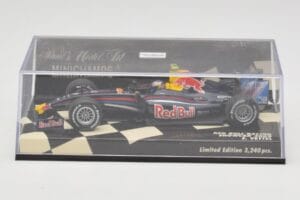 Red Bull Racing Renault RB5 #15 S. Vettel Showcar 2009 Minichamps 1:43 400090085 Metalli — kuva 5 / 5