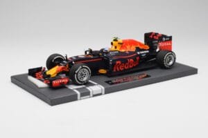 Red Bull RB12 #33 M. Verstappen Spain GP Winner 2016 Minichamps 1:18 117160333 Metalli — kuva 2 / 7