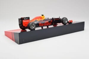 Red Bull RB12 #33 M. Verstappen Spain GP Winner 2016 Minichamps 1:18 147160533 Metalli — kuva 3 / 6