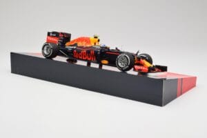 Red Bull RB12 #33 M. Verstappen Spain GP Winner 2016 Minichamps 1:18 147160533 Metalli — kuva 4 / 6