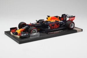 Red Bull RB15 #33 M. Verstappen Brazil GP Winner 2019 Minichamps 1:18 113191933 Metalli — kuva 2 / 7