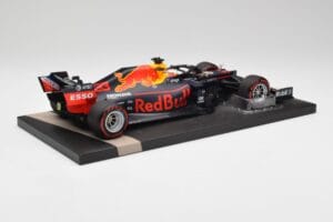 Red Bull RB15 #33 M. Verstappen Brazil GP Winner 2019 Minichamps 1:18 113191933 Metalli — kuva 3 / 7