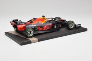 Red Bull RB15 #33 M. Verstappen German GP Winner Wet 2019 Minichamps 1:18 113191133 Metalli — kuva 3 / 7