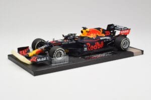 Red Bull RB16 #33 M. Verstappen Abu Dhabi GP Winner 2020 Minichamps 1:18 113201733 Metalli — kuva 2 / 6