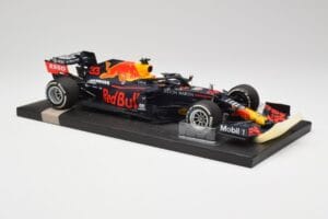 Red Bull RB16 #33 M. Verstappen Abu Dhabi GP Winner 2020 Minichamps 1:18 113201733 Metalli — kuva 4 / 6