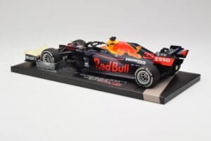 Red Bull RB16 #33 M. Verstappen Abu Dhabi GP Winner 2020 Minichamps 1:18 113201733 Metalli — kuva 5 / 6