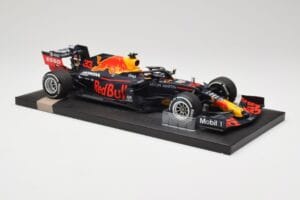 Red Bull RB16 #33 M. Verstappen Red Bull Racing 70th Anniversary GP Winner 2020 Minichamps 1:18 113200533-M1 Hartsi — kuva 4 / 7