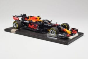 Red Bull RB16B #33 M. Verstappen France GP Winner 2021 Minichamps 1:18 113210833 Metalli — kuva 4 / 7