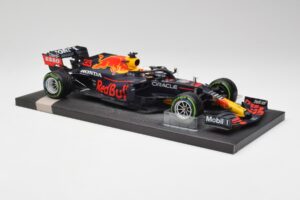 Red Bull RB16B #33 M. Verstappen Emilia Romagna GP Winner 2021 Minichamps 1:18 113210233T Metalli — kuva 4 / 6