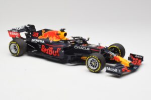 Red Bull RB16B #33 M. Verstappen Emilia Romagna GP Winner Mid Race Tyres 2021 Minichamps 1:18 110210133 Metalli — kuva 4 / 7