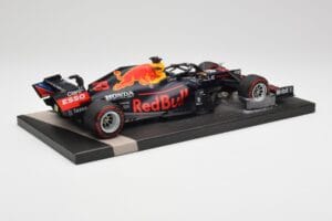 Red Bull RB16B #33 M. Verstappen Abu Dhabi GP 2021 Winner Missing Figurine & Pitboard Minichamps 1:18 113212333 Hartsi — kuva 3 / 7