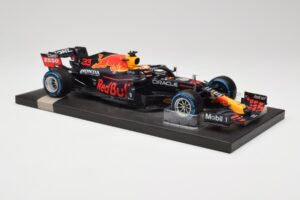 Red Bull RB16B #33 M. Verstappen Belgian GP 2021 Winner Minichamps 1:18 113211333 Hartsi — kuva 4 / 7
