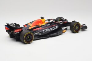 Red Bull RB18 #1 M. Verstappen France GP Winner 2022 Minichamps 1:18 110221201 Metalli — kuva 2 / 7