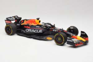 Red Bull RB18 #1 M. Verstappen France GP Winner 2022 Minichamps 1:18 110221201 Metalli — kuva 4 / 7