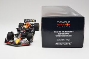 Red Bull RB18 #1 M. Verstappen France GP Winner 2022 Minichamps 1:18 110221201 Metalli — kuva 7 / 7