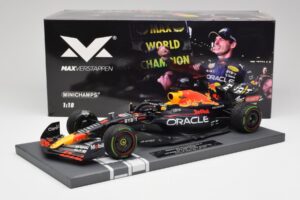 Red Bull RB18 #1 M. Verstappen Japan GP Winner No Figure 2022 Minichamps 1:18 113221801B Metalli — kuva 6 / 7