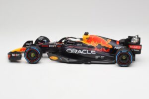 Red Bull RB18 #1 M. Verstappen Monaco GP 3rd Wet 2022 Minichamps 1:18 110220701 Metalli — kuva 3 / 7