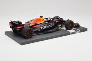 Red Bull RB18 Oracle #1 M. Verstappen Dutch GP 2022 Winner Minichamps 1:18 113221501 Hartsi — kuva 3 / 7