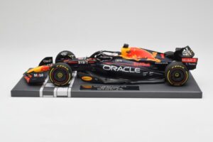 Red Bull RB18 Oracle #1 M. Verstappen US GP 2022 Winner Minichamps 1:18 113221901 Hartsi