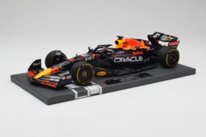 Red Bull RB18 Oracle #1 M. Verstappen US GP 2022 Winner Minichamps 1:18 113221901 Hartsi — kuva 2 / 7