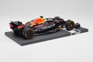 Red Bull RB18 Oracle #1 M. Verstappen US GP 2022 Winner Minichamps 1:18 113221901 Hartsi — kuva 3 / 7
