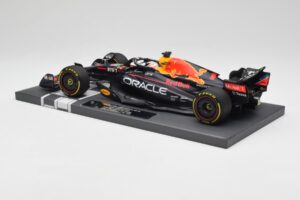 Red Bull RB18 Oracle #1 M. Verstappen US GP 2022 Winner Minichamps 1:18 113221901 Hartsi — kuva 5 / 7