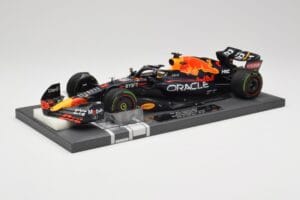 Red Bull RB18 #1 M. Verstappen Emilia Romagna GP 2022 Winner Minichamps 1:18 113220401 Hartsi — kuva 2 / 7