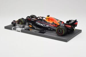 Red Bull RB18 #1 M. Verstappen Emilia Romagna GP 2022 Winner Minichamps 1:18 113220401 Hartsi — kuva 5 / 7