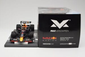 Red Bull RB18 #1 M. Verstappen Miami GP 2022 Winner Minichamps 1:18 113220301 Hartsi — kuva 6 / 7