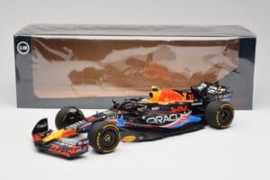 Red Bull RB19 #1 M. Verstappen Austin GP Winner 2023 Minichamps 1:18 110231901 Metalli — kuva 6 / 6