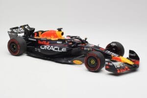Red Bull RB19 #1 M. Verstappen Qatar Sprint Race 2nd WC 2023 Minichamps 1:18 110231801 Metalli — kuva 4 / 6