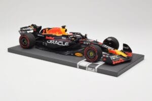 Red Bull RB19 Oracle #1 M. Verstappen Australian GP 2023 Winner Minichamps 1:18 113230301 Hartsi — kuva 4 / 7