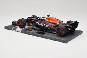 Red Bull RB19 Oracle #1 M. Verstappen British GP 2023 Winner Minichamps 1:18 113231101 Hartsi — kuva 5 / 7