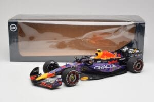 Red Bull RB19 #11 S. Perez Las Vegas GP 3rd 2023 Minichamps 1:18 110232211 Metalli — kuva 6 / 6