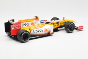 Renault F1 Team R29 #10 R. Grosjean F1 2009 Minichamps 1:18 150090108 Metalli — kuva 2 / 6