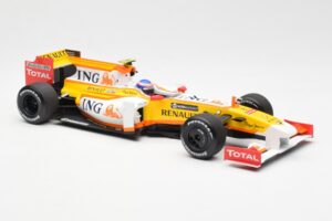 Renault F1 Team R29 #10 R. Grosjean F1 2009 Minichamps 1:18 150090108 Metalli — kuva 4 / 6