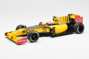 Renault F1 Team R30 #11 V. Petrov Showcar F1 2010 Minichamps 1:18 150100082 Metalli