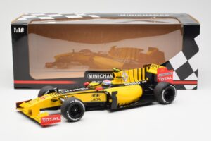Renault F1 Team R30 #11 V. Petrov Showcar F1 2010 Minichamps 1:18 150100082 Metalli — kuva 6 / 6