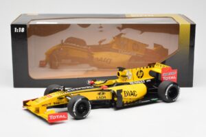 Renault R30 R. Kubica / V. Petrov F1 Showcar 2010 Minichamps 1:18 7711428831 Metalli — kuva 6 / 6