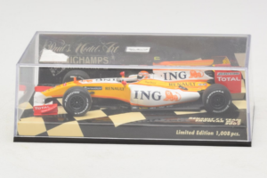 Renault R29 #8 N. Piquet Jr. Showcar F1 2009 Minichamps 1:43 400090078 Metalli — kuva 4 / 5