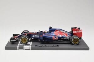 Scuderia Toro Rosso STR10 Renault #33 M. Verstappen Australian GP 2015 Minichamps 1:18 117150033 Hartsi