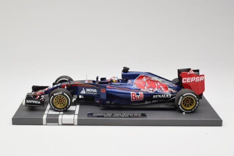 Scuderia Toro Rosso STR10 Renault #33 M. Verstappen Australian GP 2015 Minichamps 1:18 117150033 Hartsi