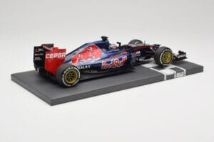 Scuderia Toro Rosso STR10 Renault #33 M. Verstappen Australian GP 2015 Minichamps 1:18 117150033 Hartsi — kuva 3 / 7