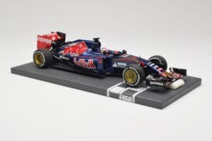 Scuderia Toro Rosso STR10 Renault #33 M. Verstappen Australian GP 2015 Minichamps 1:18 117150033 Hartsi — kuva 4 / 7