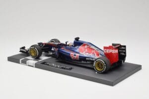 Scuderia Toro Rosso STR10 Renault #33 M. Verstappen Australian GP 2015 Minichamps 1:18 117150033 Hartsi — kuva 5 / 7