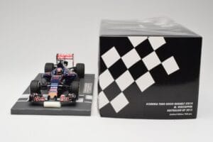 Scuderia Toro Rosso STR10 Renault #33 M. Verstappen Australian GP 2015 Minichamps 1:18 117150033 Hartsi — kuva 6 / 7